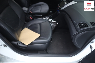 2011 - hyundai accent