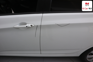 2011 - hyundai accent