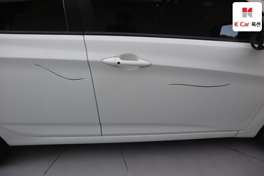 2011 - hyundai accent