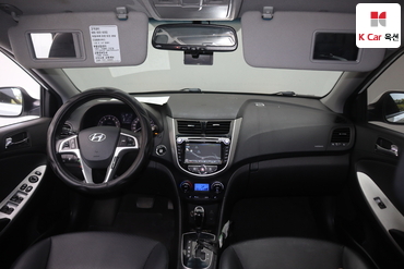 2011 - hyundai accent