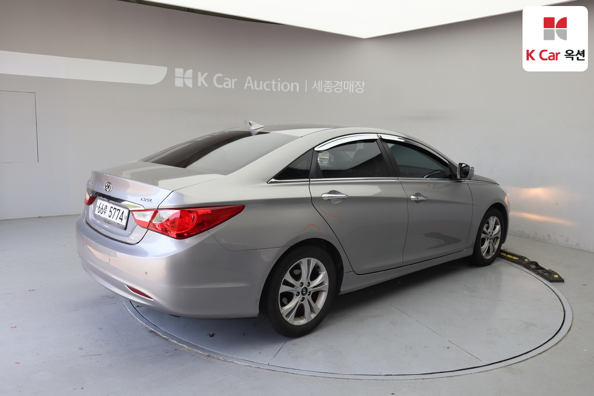 Hyundai Sonata - 2