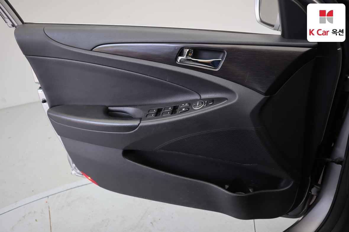 Hyundai Sonata - 8