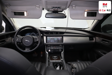 2017 - jaguar xf