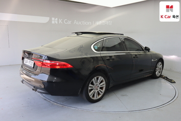 2017 - jaguar xf