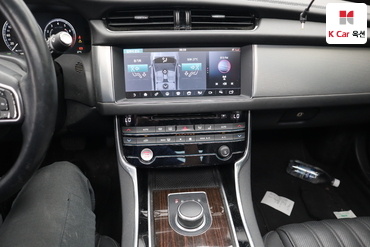 2017 - jaguar xf