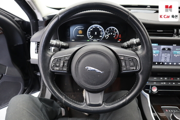2017 - jaguar xf