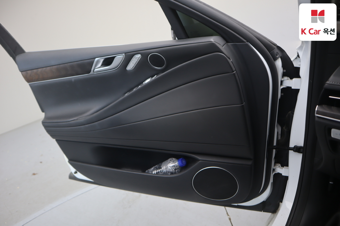 Genesis G80 - 8