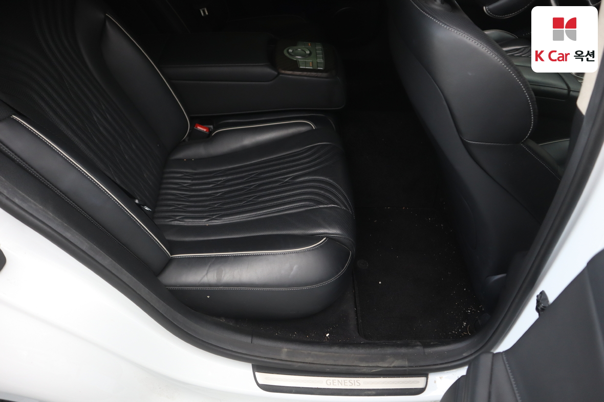 Genesis G80 - 32