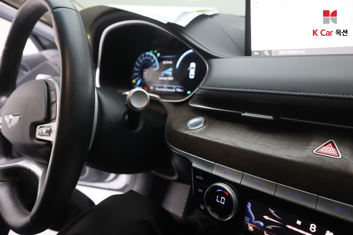 Genesis G80 - 11