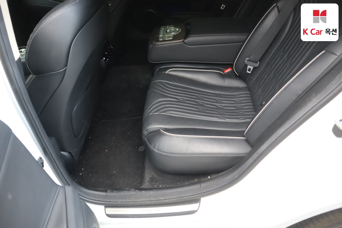 Genesis G80 - 24
