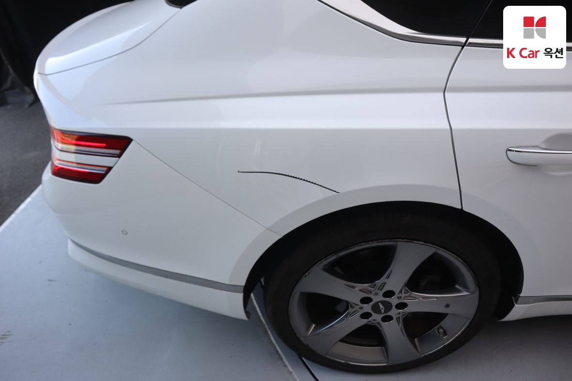 Genesis G80 - 40