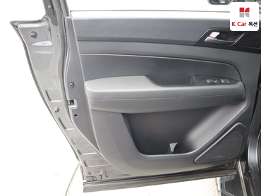 2020 - kgm rexton