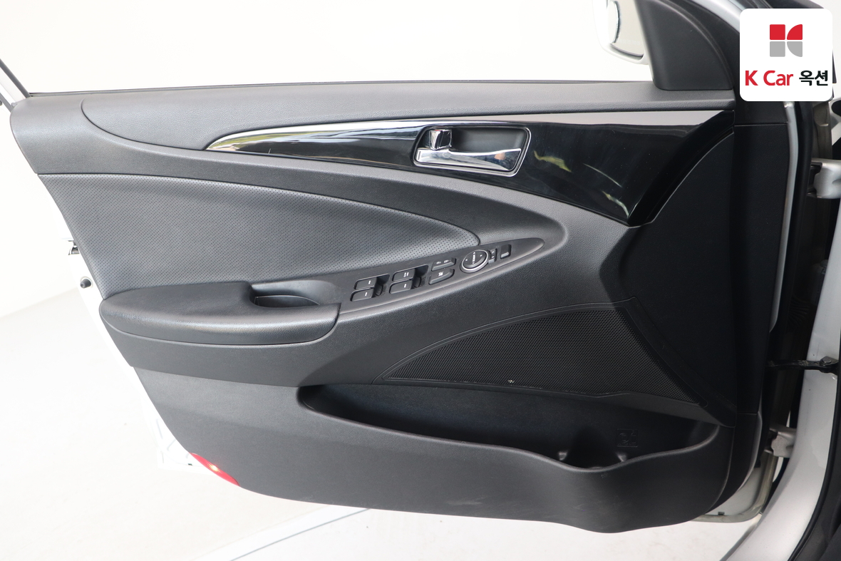 Hyundai Sonata - 8