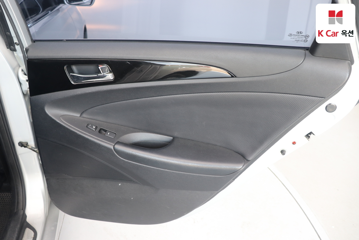 Hyundai Sonata - 25