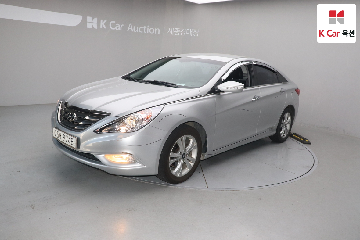 Hyundai Sonata - 1