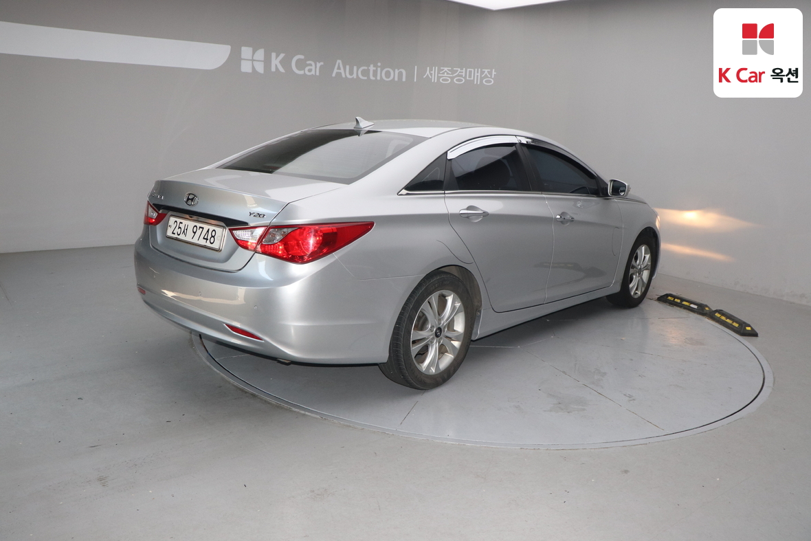 Hyundai Sonata - 2