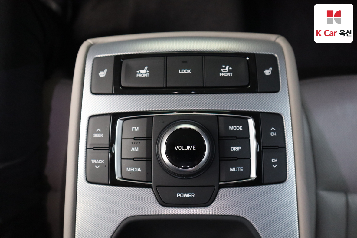 Genesis G80 - 24