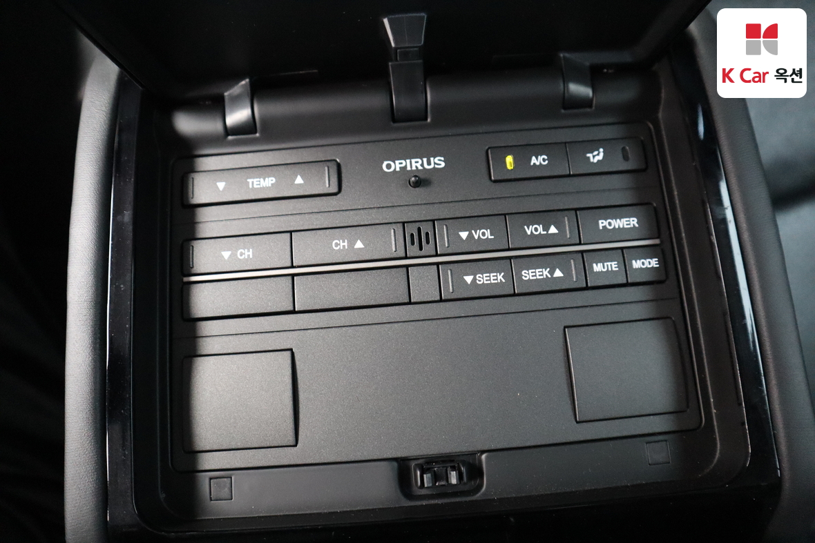 Kia Opirus - 23
