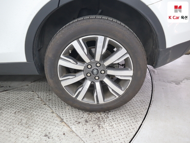2018 - land rover discovery