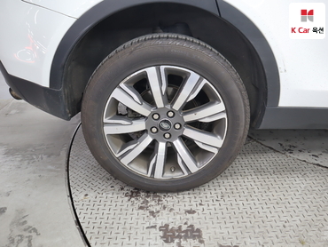 2018 - land rover discovery