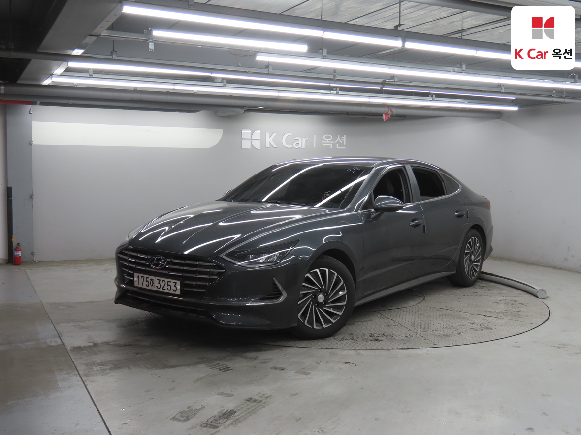 Hyundai Sonata - 1