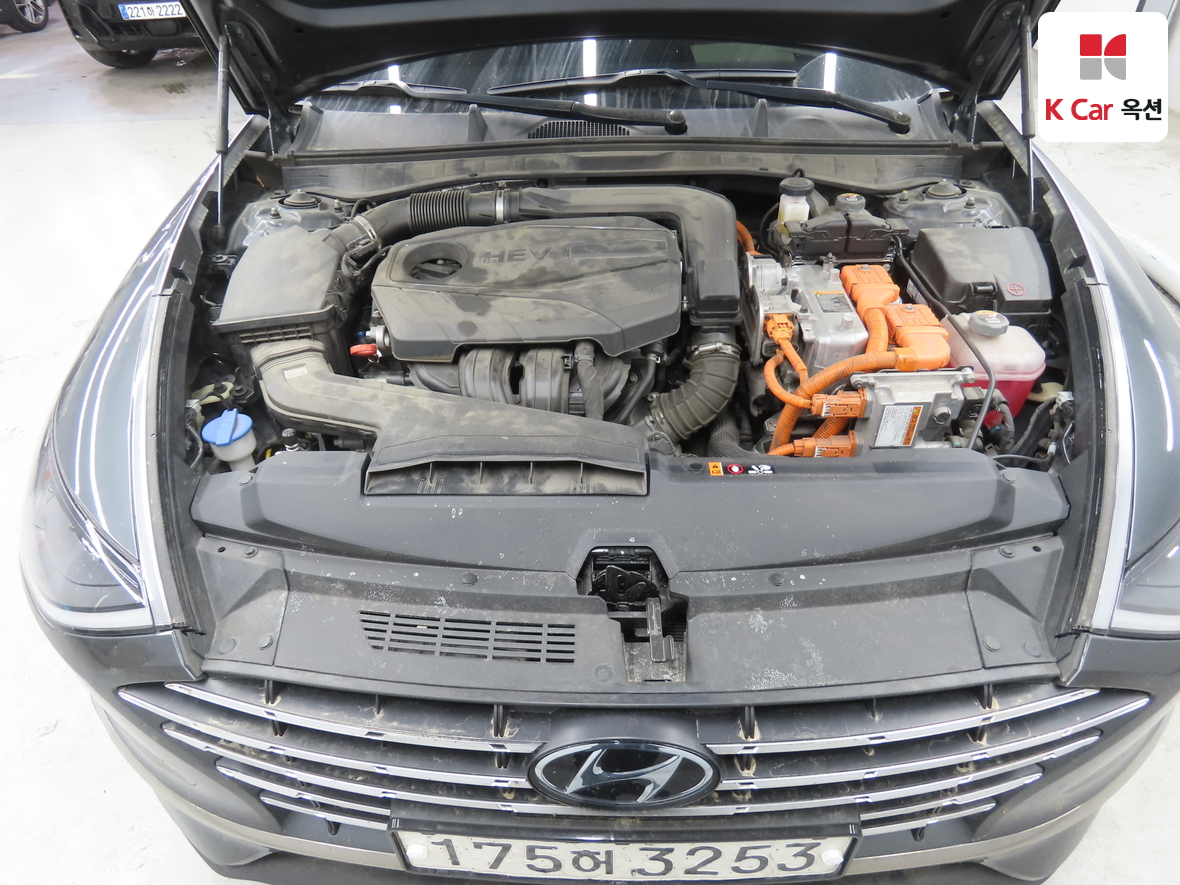 Hyundai Sonata - 32