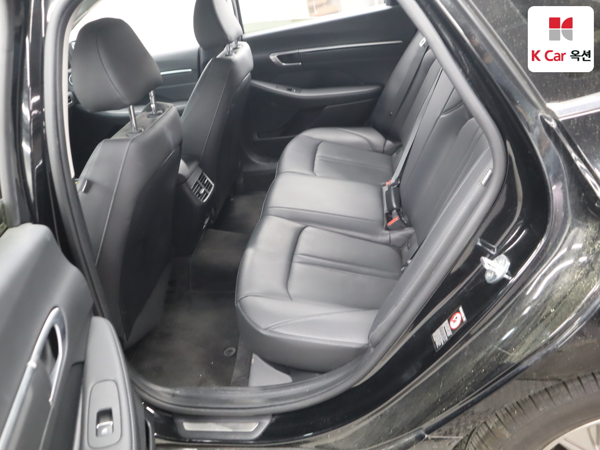 Hyundai Sonata - 24