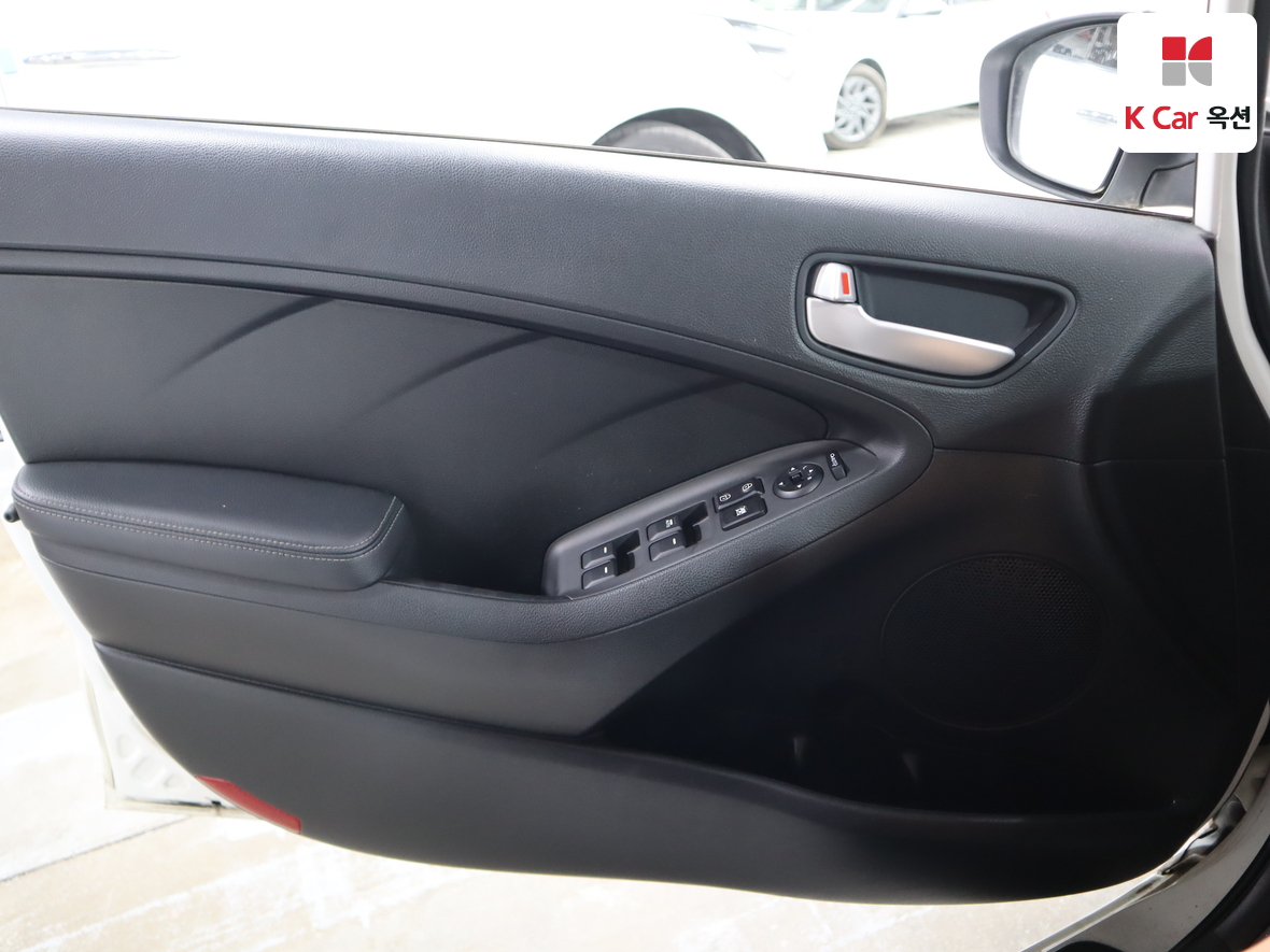 Kia K3 - 8