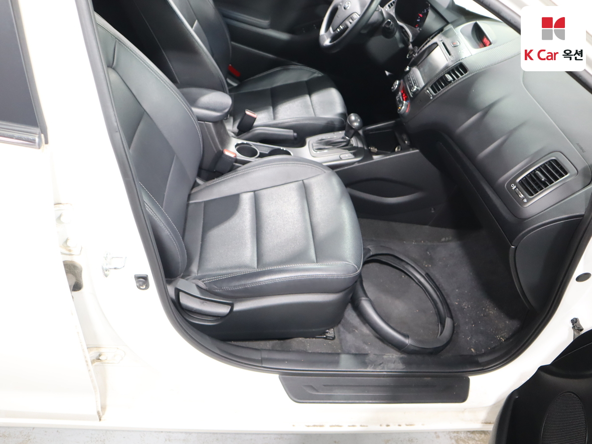 Kia K3 - 28