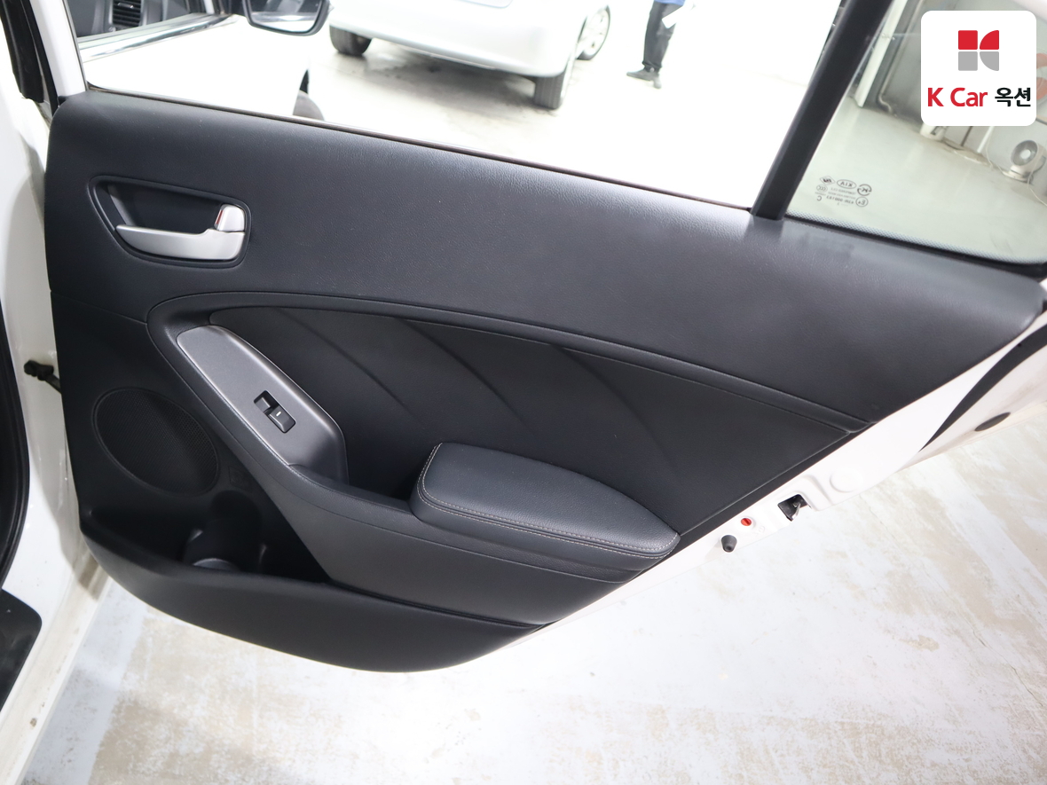 Kia K3 - 25