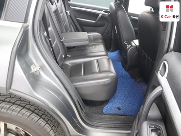 2009 - porsche cayenne