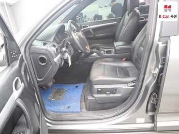 2009 - porsche cayenne