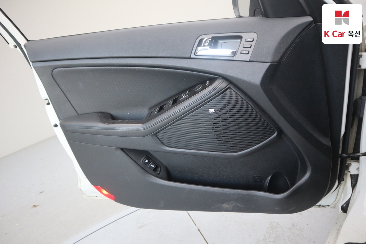 Kia K5 - 8