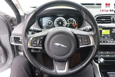 2018 - jaguar xe