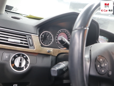 2011 - mercedes-benz e300