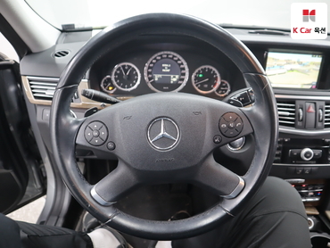 2011 - mercedes-benz e300