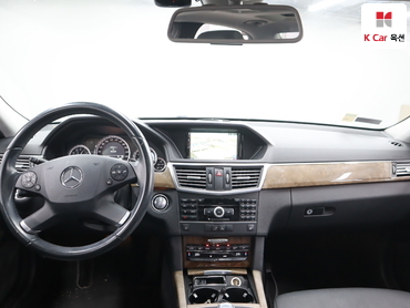 2011 - mercedes-benz e300