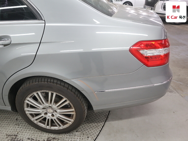 2011 - mercedes-benz e300