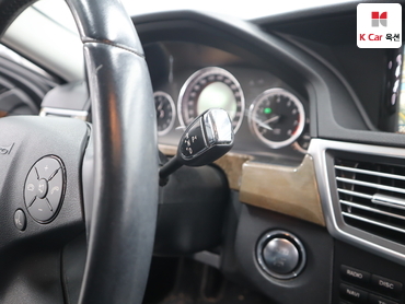 2011 - mercedes-benz e300