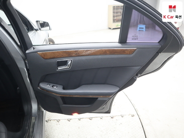 2011 - mercedes-benz e300