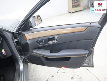 2011 - mercedes-benz e300