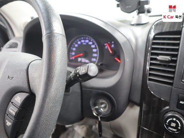 2012 - kia carnival