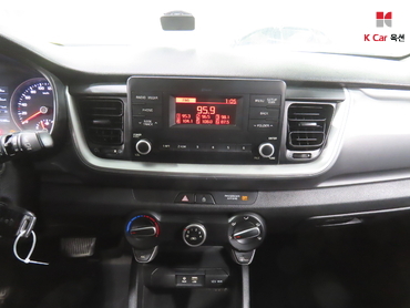 2018 - kia stonic