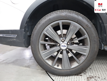 2019 - ford explorer