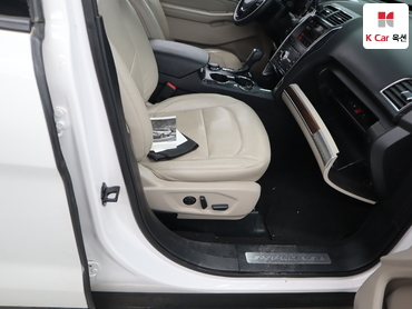 2019 - ford explorer
