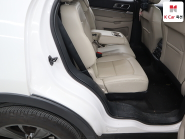 2019 - ford explorer