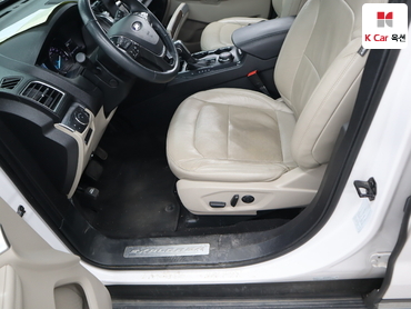 2019 - ford explorer