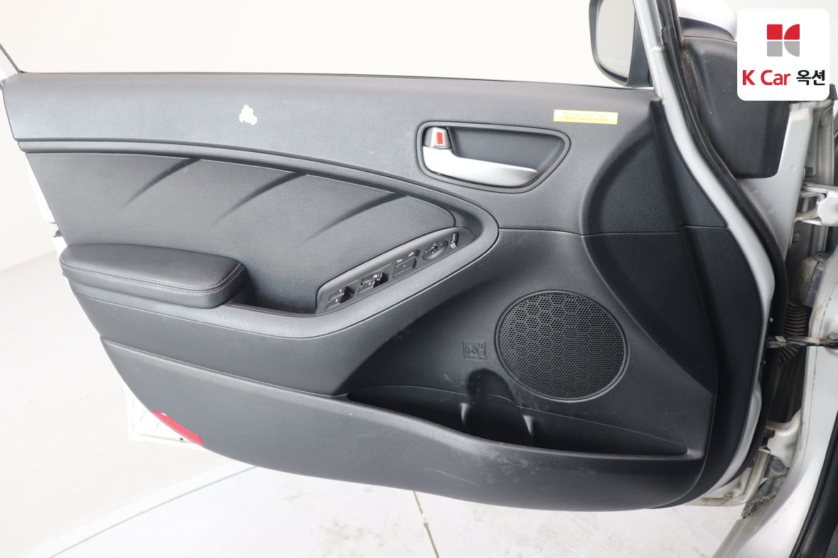 Kia K3 - 8