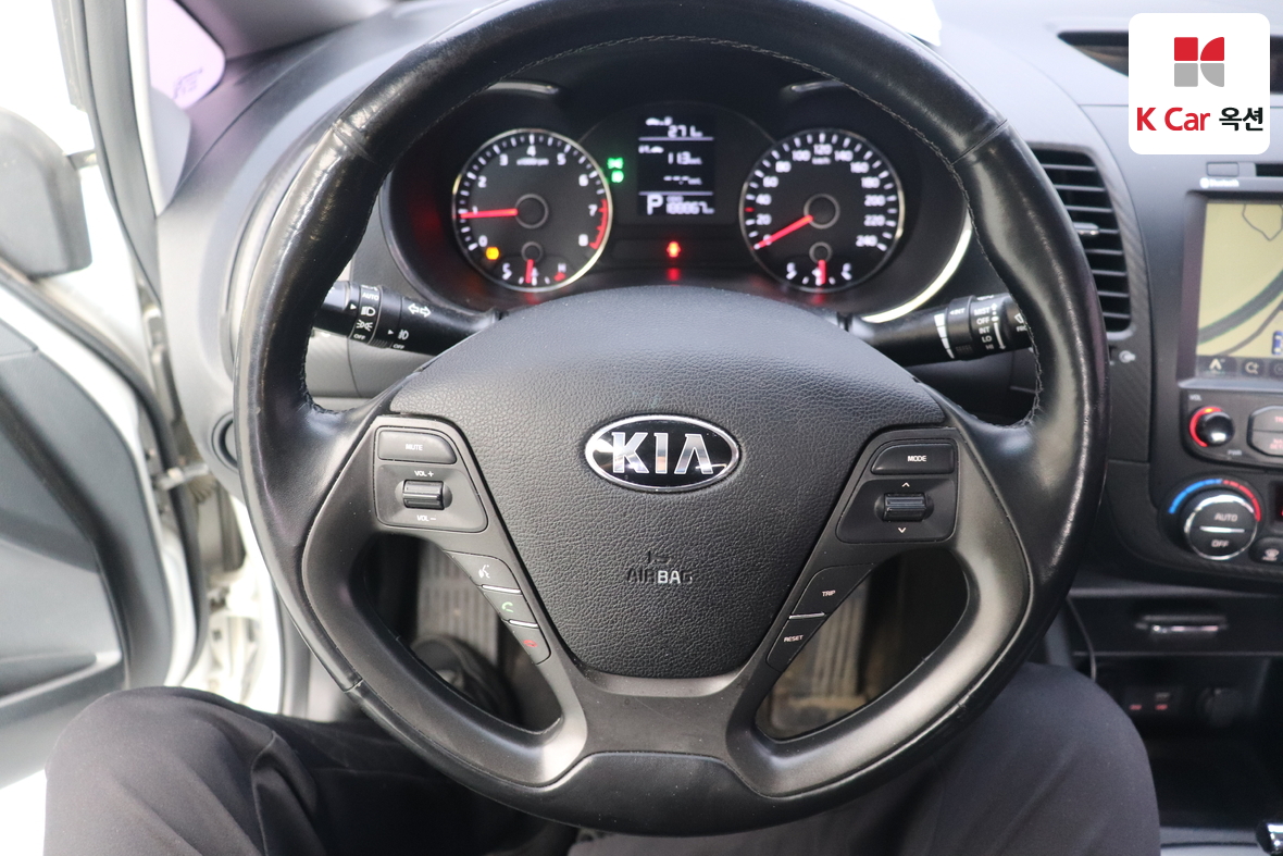 Kia K3 - 10