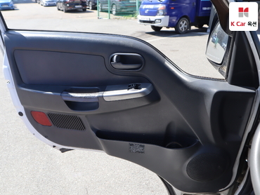 2012 - kia bongo iii